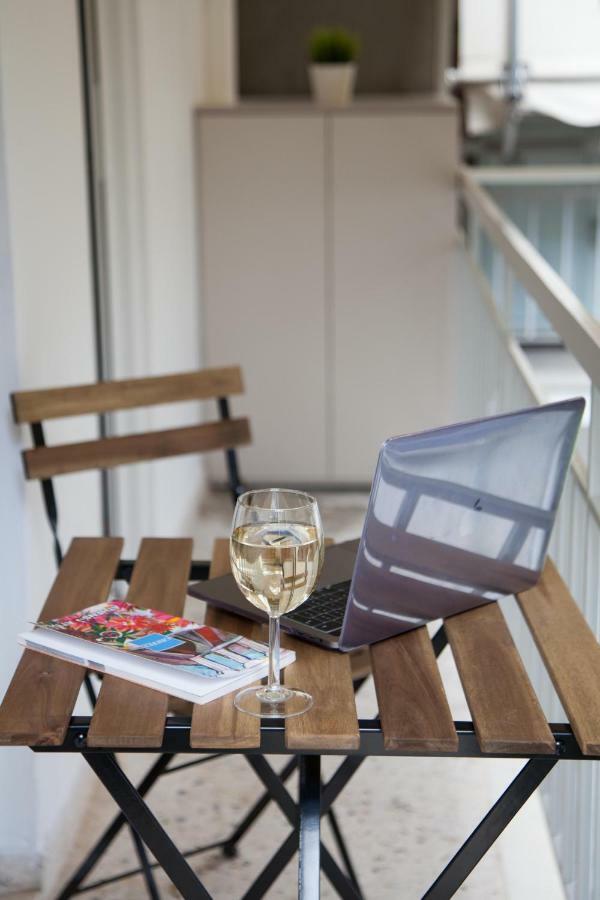 Walk To Markets From A Cozy Studio By Cielo Homes เอเธนส์ ภายนอก รูปภาพ